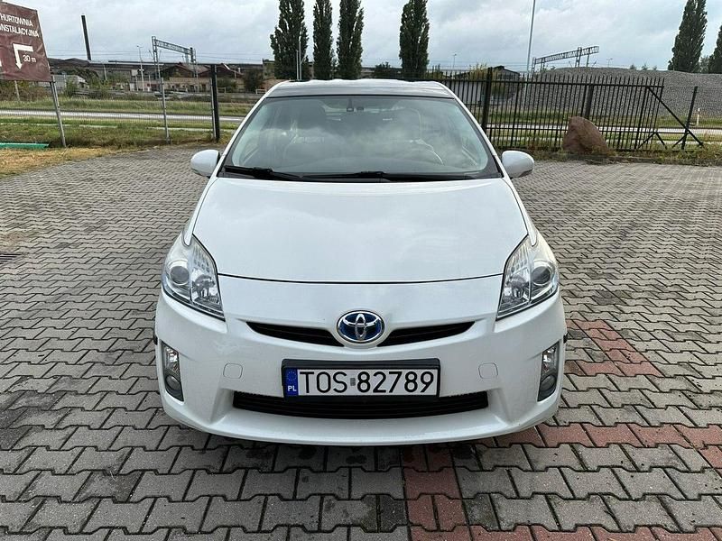 Używany Toyota Prius 99 KM (72 kW) 2011 Biały Hatchback