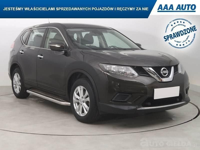 Zielony Używany 2015 Nissan X-Trail SUV | 54 999 zł (Uczciwa cena) - Obraz 1/4