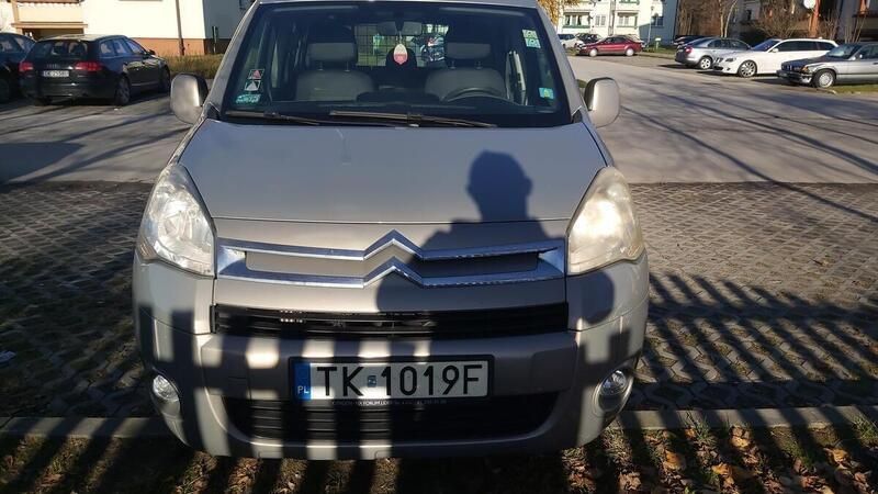 Żółtozłoty Używany 2010 Citroën Berlingo Minivan | 20 500 zł (Uczciwa cena) - Obraz 1/4