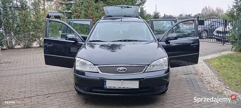 Czarny Używany 2004 Ford Mondeo Kombi | 4990 zł (Uczciwa cena) - Obraz 1/4
