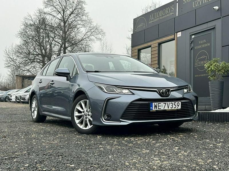 Używany Toyota Corolla 125 KM (91 kW) 2022 Szary Sedan/Limuzyna