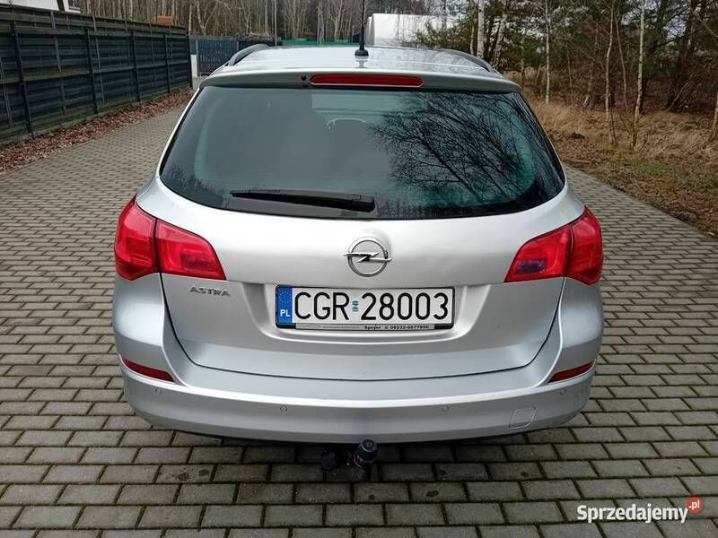 Używany Opel Astra 2011 Srebrny Kombi