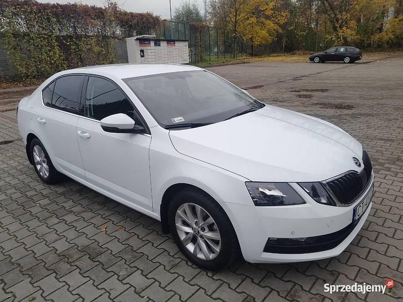 Biały Używany 2017 Skoda Octavia Hatchback | 59 800 zł (Uczciwa cena) - Obraz 1/4