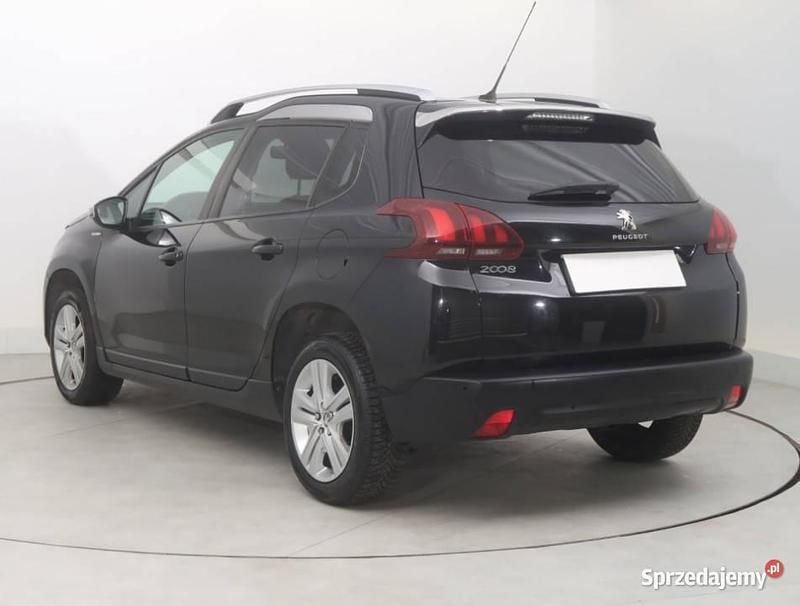 Używany Peugeot 2008 2017 Czarny SUV
