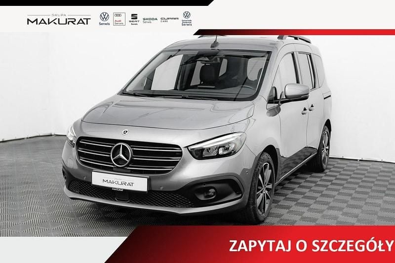Szary (metalik) Używany 2023 Mercedes T180 Minivan | 118 840 zł - Obraz 1/4