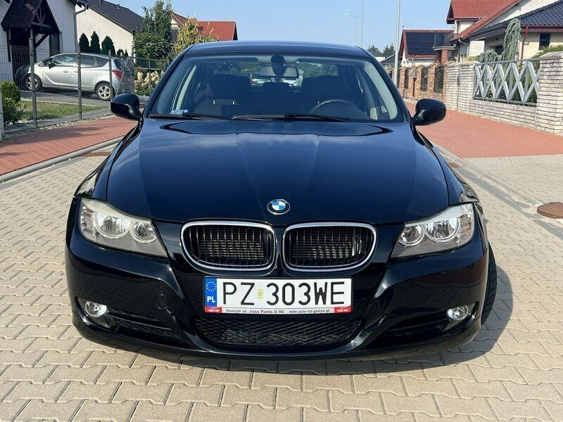 Używany BMW 316 122 KM (89 kW) 2011 Czarny (metalik) Sedan/Limuzyna
