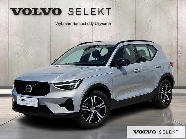 Srebrny Używany 2024 Volvo XC40 SUV | 162 900 zł (Uczciwa cena) - Obraz 1/3