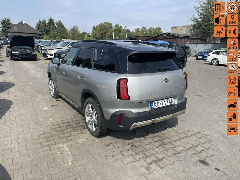 Srebrny (metalik) Używany 2024 Mini Countryman SUV | 74 900 zł - Obraz 1/4