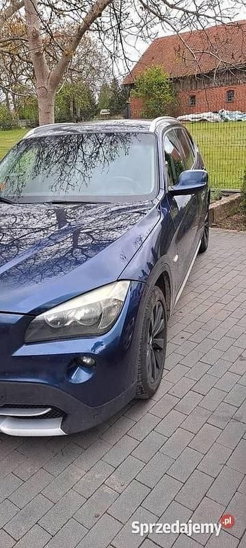 Granatowy Używany 2011 BMW X1 SUV | 21 900 zł (Uczciwa cena) - Obraz 1/4
