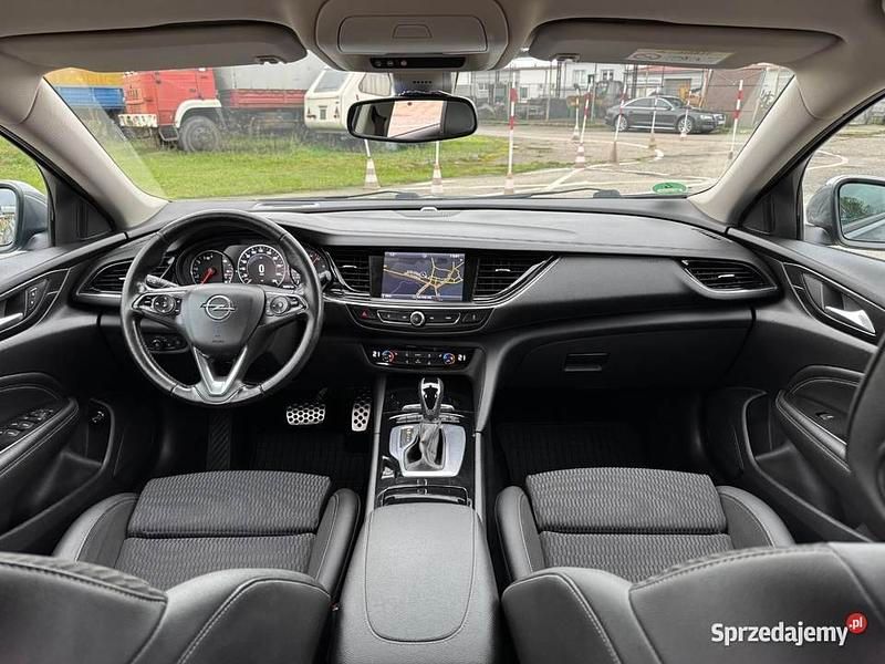 Szary Używany 2017 Opel Insignia Kombi | 44 950 zł (Uczciwa cena) - Obraz 1/4