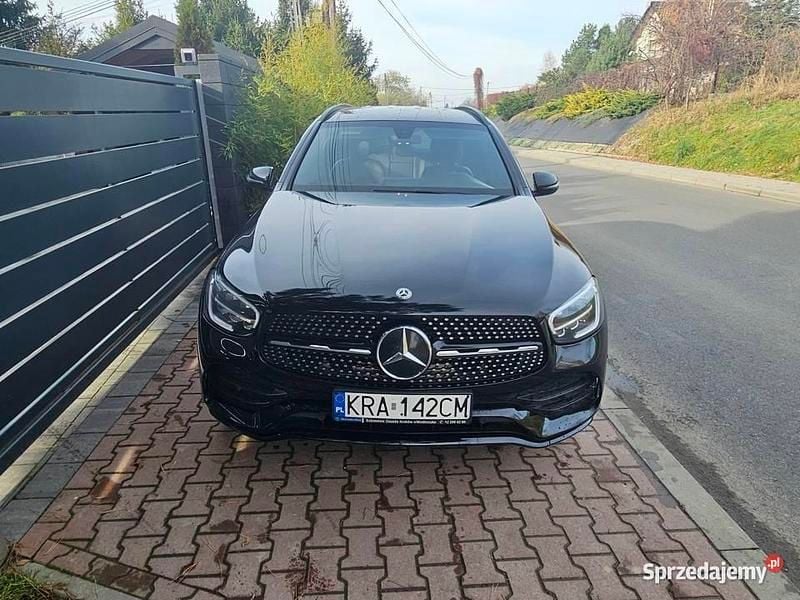Używany Mercedes GLC200 AMG 163 KM (119 kW) 2019 Czarny SUV
