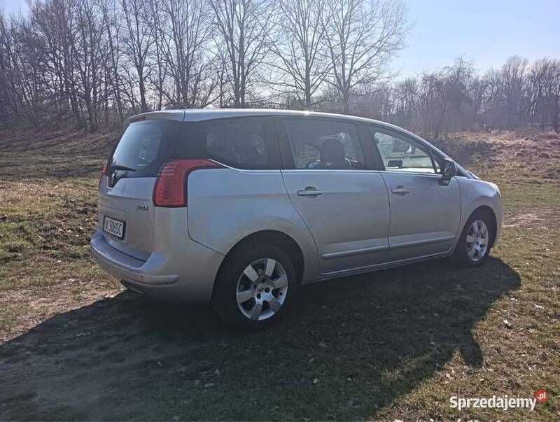 Srebrny Używany 2013 Peugeot 5008 Minivan | 15 500 zł (Super Cena) - Obraz 1/4