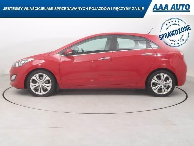 Używany Hyundai i30 2013 Czerwony