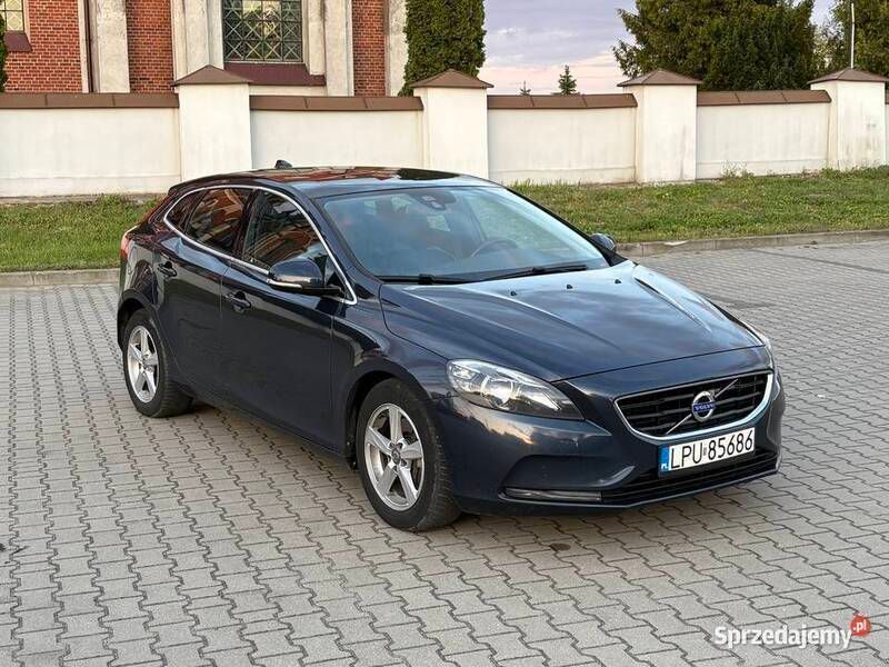 Używany Volvo V40 2014 Granatowy Kombi