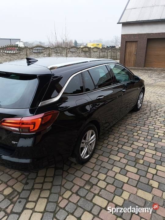 Czarny Używany 2016 Opel Astra Kombi | 41 900 zł (Drogi) - Obraz 1/4