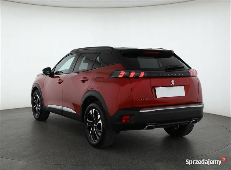 Używany Peugeot 2008 2023 Czerwony SUV