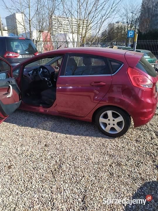 Używany Ford Fiesta 2009 Bordowy Hatchback