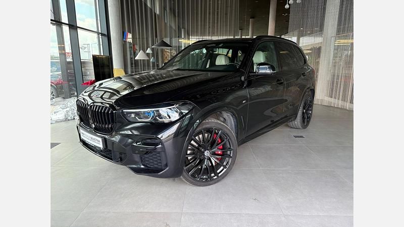 Czarny szafir metalizowany Używany 2023 BMW X5 Comfort Edition SUV | 328 000 zł (Uczciwa cena) - Obraz 1/3