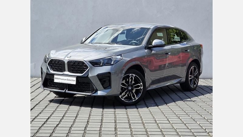 Szary skyscraper metalizowany Używany 2024 BMW X2 Luxury Line SUV | 189 000 zł - Obraz 1/3