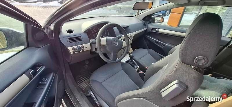 Używany Opel Astra GTC 2007 Czarny Coupe