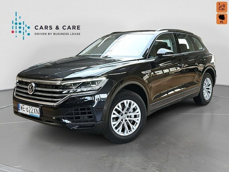Niebieski ciemny (metalik) Używany 2019 VW Touareg SUV | 174 900 zł (Dość drogi) - Obraz 1/4