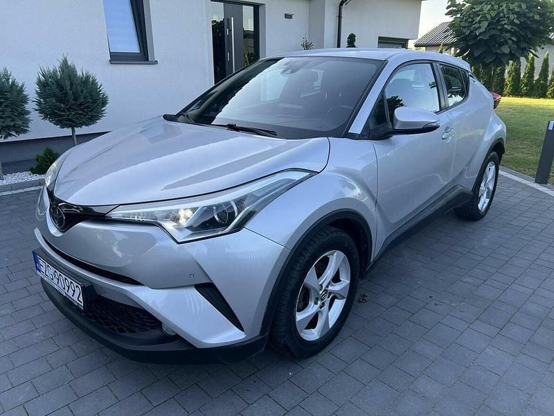 Srebrny Używany 2017 Toyota C-HR SUV | 61 000 zł (Uczciwa cena) - Obraz 1/4