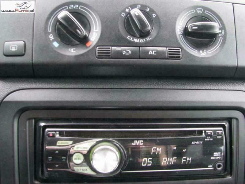 Używany Skoda Fabia 90 KM (66 kW) 2010 Biały Hatchback