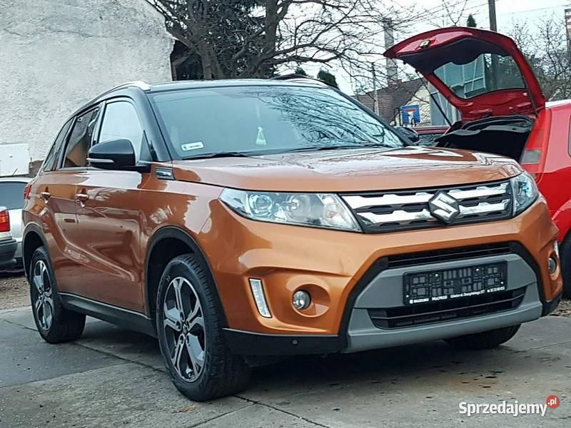 Używany Suzuki Vitara 120 KM (88 kW) 2017 Pomarańczowy SUV