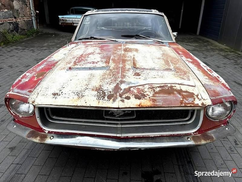 Czerwony Używany 1968 Ford Deluxe Premium Coupe | 39 500 zł - Obraz 1/4