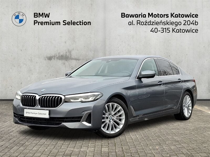 Szary bluestone metalizowany Używany 2021 BMW 530 Luxury Line Sedan/Limuzyna | 154 900 zł (Dobra cena) - Obraz 1/3