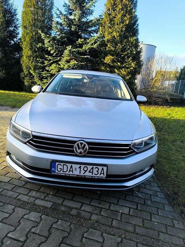 Używany VW Passat 2018 Srebrny Kombi