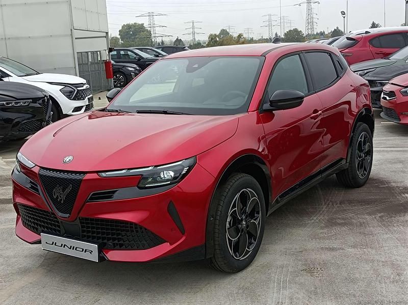 Nowe Alfa Romeo Junior 145 KM (106 kW) 2025 Lakier specjalny czerwony  brera SUV