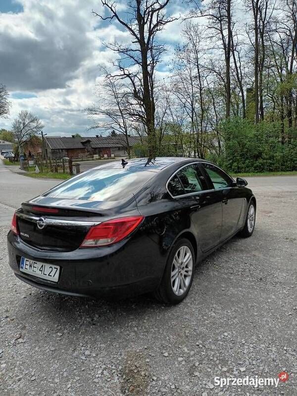 Używany Opel Insignia 140 KM (102 kW) 2010 Czarny Hatchback