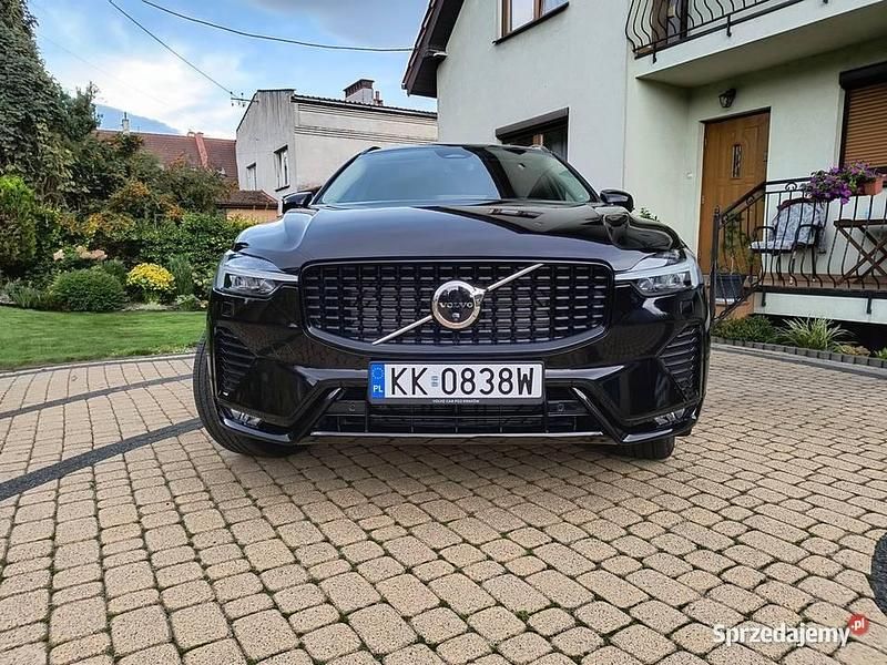 Czarny Używany 2023 Volvo XC60 SUV | 179 000 zł (Uczciwa cena) - Obraz 1/4