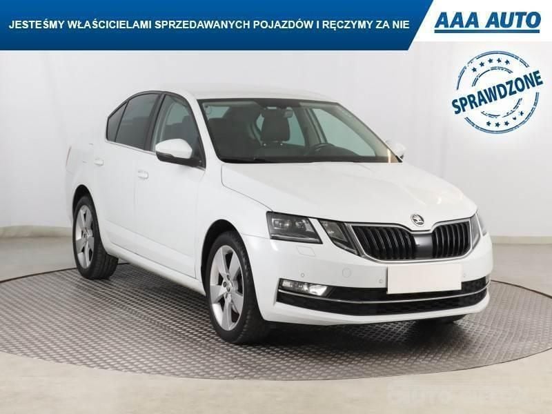 Biały Używany 2017 Skoda Octavia | 48 999 zł (Uczciwa cena) - Obraz 1/4
