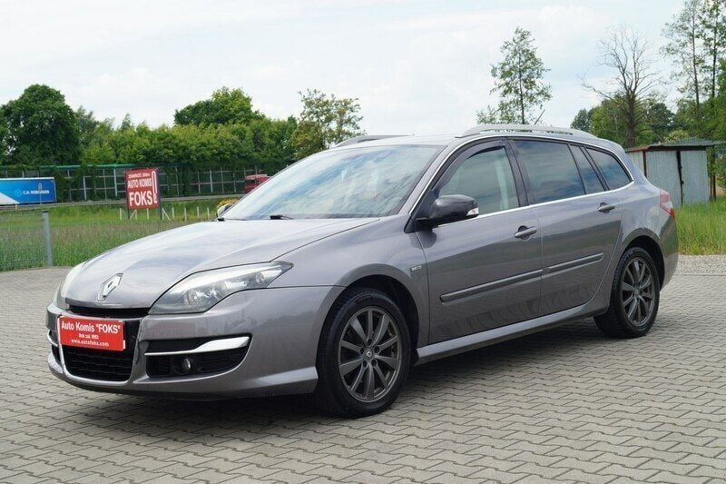 Srebrny (metalik) Używany 2011 Renault Laguna III Bose Edition Kombi | 21 900 zł (Uczciwa cena) - Obraz 1/4