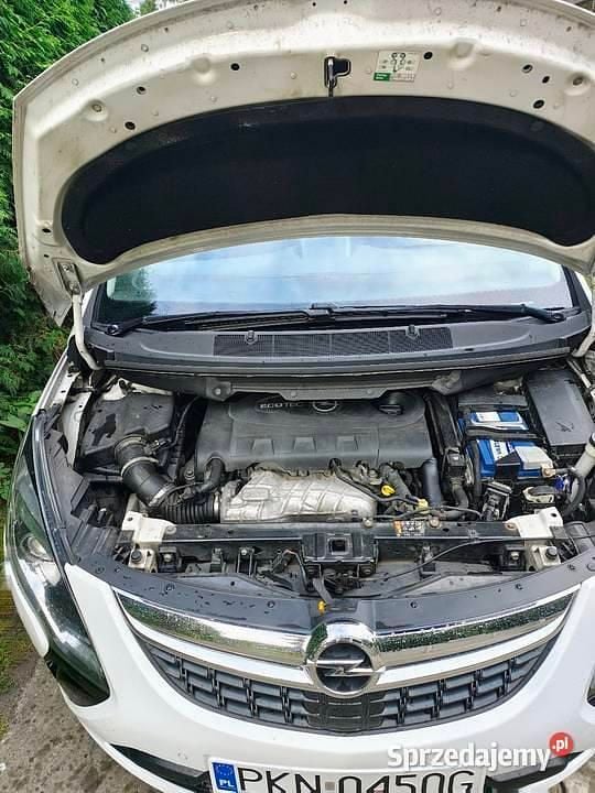 Używany Opel Zafira Tourer Cosmo 2012 Biały Minivan