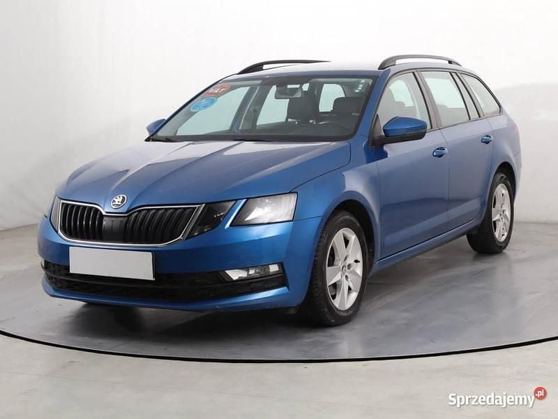 Używany Skoda Octavia 150 KM (110 kW) 2019 Niebieski Kombi