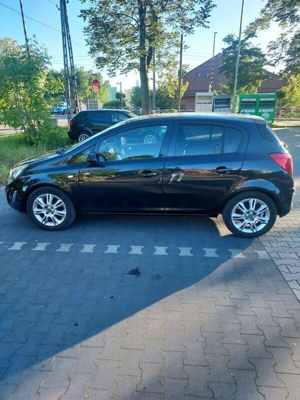 Używany Opel Corsa 2012 Czarny Hatchback