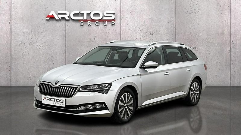 Srebrny Używany 2022 Skoda Superb Kombi | 87 900 zł (Uczciwa cena) - Obraz 1/4