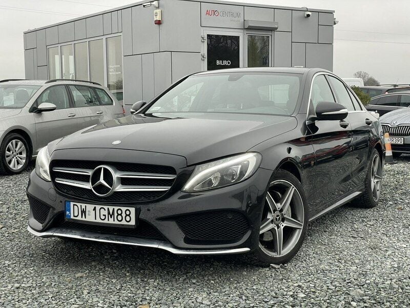 Czarny (metalik) Używany 2015 Mercedes C200 Sedan/Limuzyna | 54 900 zł (Uczciwa cena) - Obraz 1/4