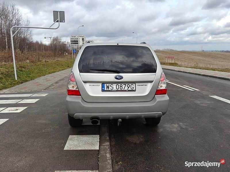 Używany Subaru Forester 2005 Srebrny SUV