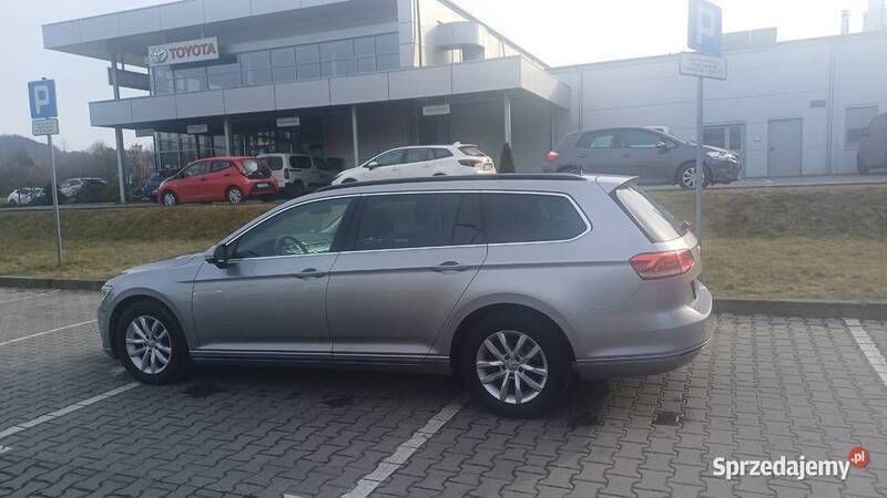 Srebrny Używany 2018 VW Passat Kombi | 66 500 zł (Dobra cena) - Obraz 1/4