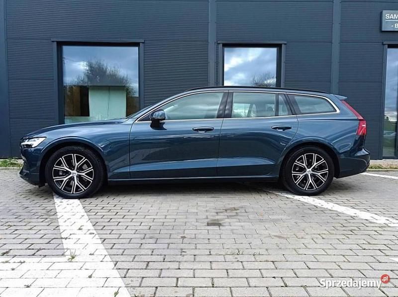 Używany 2023 Volvo V60 Kombi | 129 900 zł - Obraz 1/4