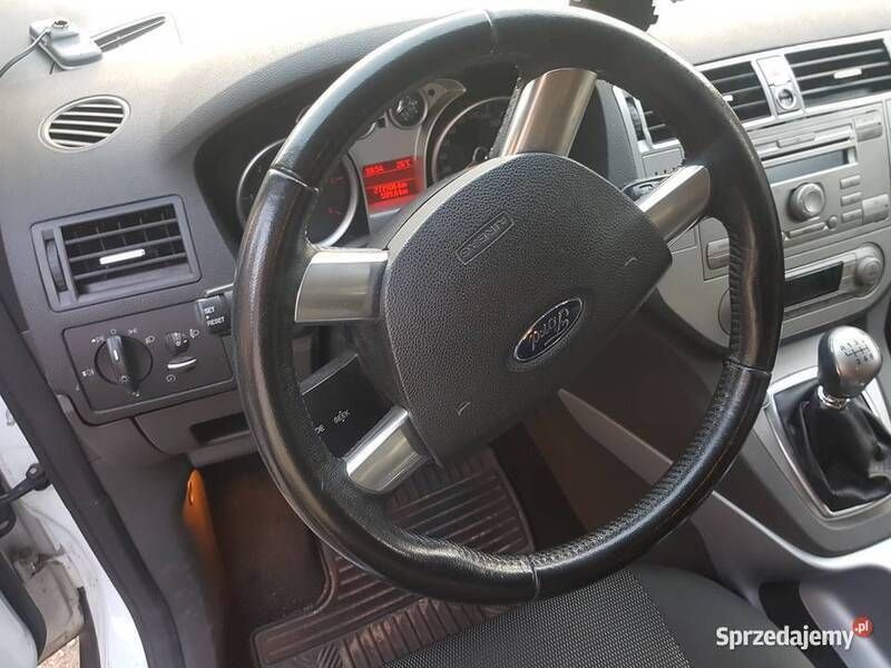 Biały Używany 2012 Ford Kuga SUV | 27 900 zł (Uczciwa cena) - Obraz 1/4