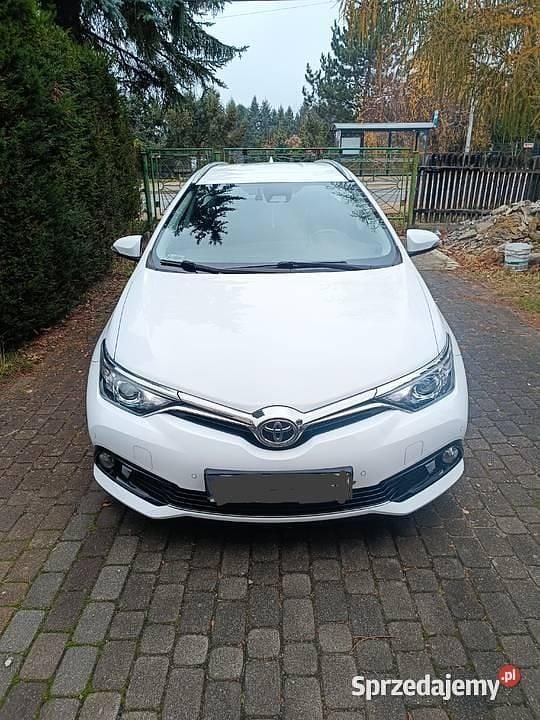 Używany Toyota Auris 132 KM (97 kW) 2018 Biały Kombi