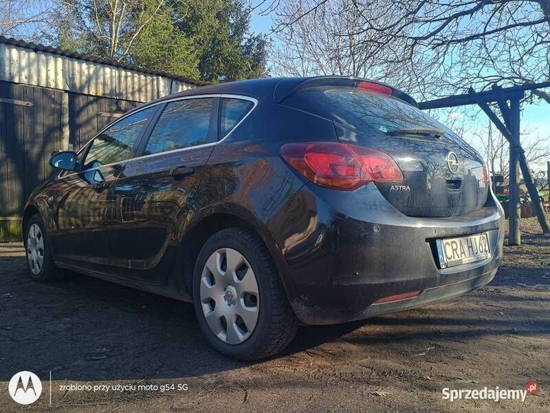 Używany Opel Astra Cosmo 2010 Czarny Hatchback