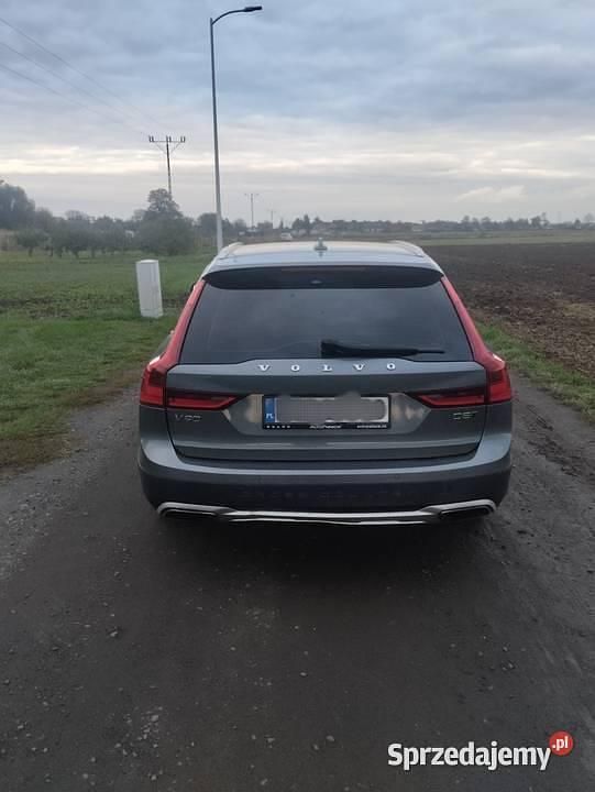 Używany 2017 Volvo V90 CC Kombi | 67 000 zł - Obraz 1/4
