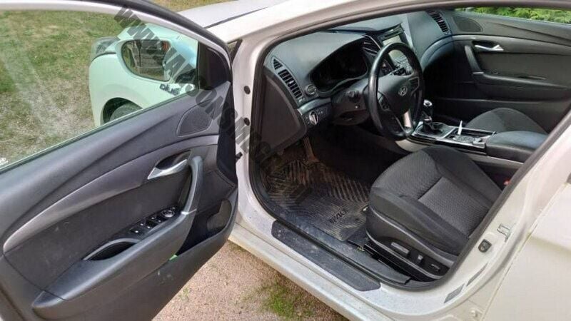 Używany Hyundai i40 136 KM (100 kW) 2013 Srebrny Kombi