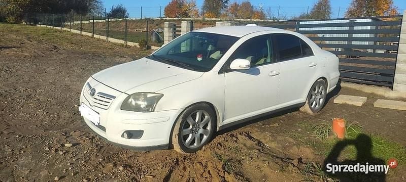 Biały Używany 2008 Toyota Avensis Sedan/Limuzyna | 10 000 zł (Uczciwa cena) - Obraz 1/4